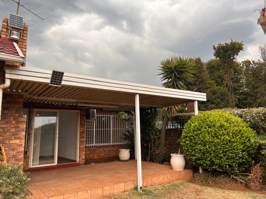 To Let 3 Bedroom Property for Rent in Norkem Park Gauteng