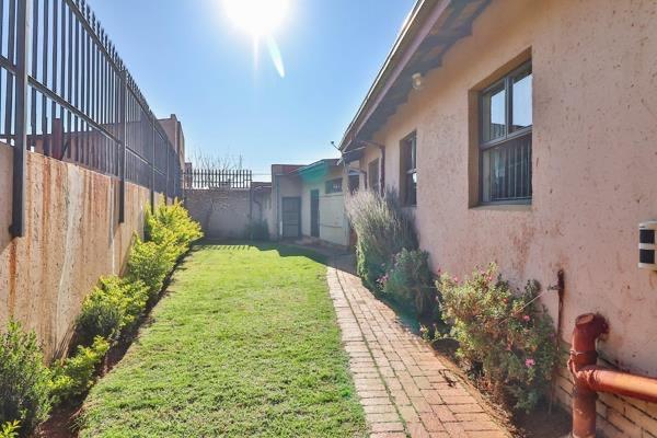 4 Bedroom Property for Sale in Lenasia Gauteng