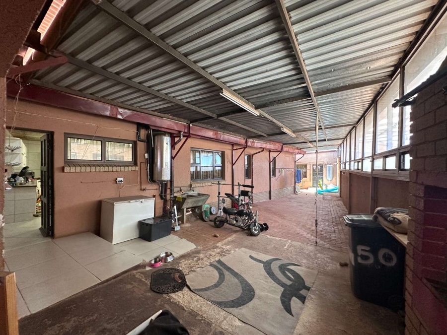 4 Bedroom Property for Sale in Lenasia Gauteng