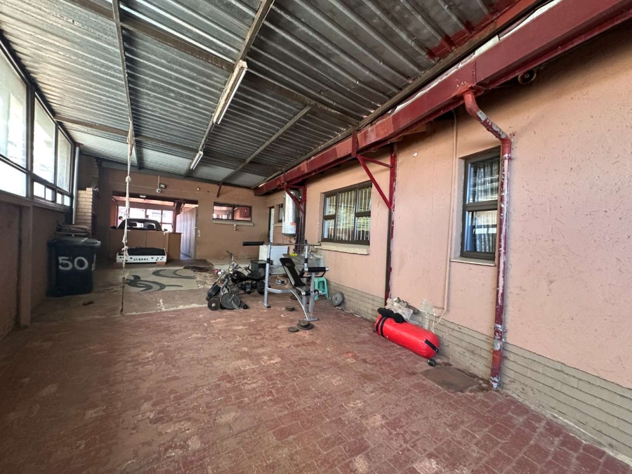 4 Bedroom Property for Sale in Lenasia Gauteng