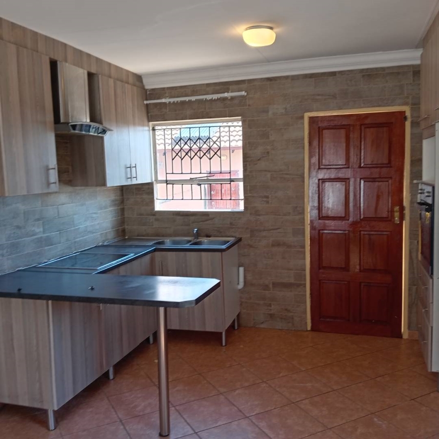 2 Bedroom Property for Sale in Mamelodi Gauteng