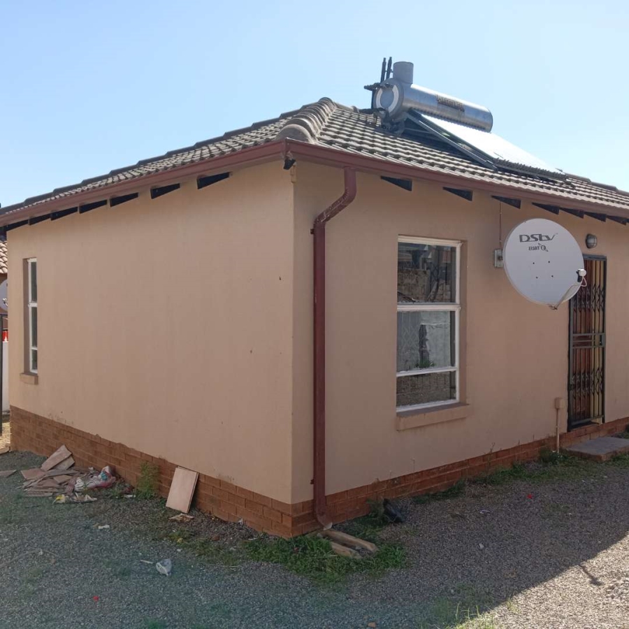 2 Bedroom Property for Sale in Mamelodi Gauteng