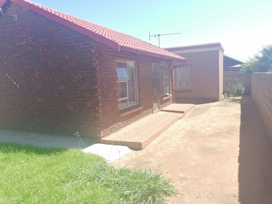 2 Bedroom Property for Sale in Tsakane Gauteng