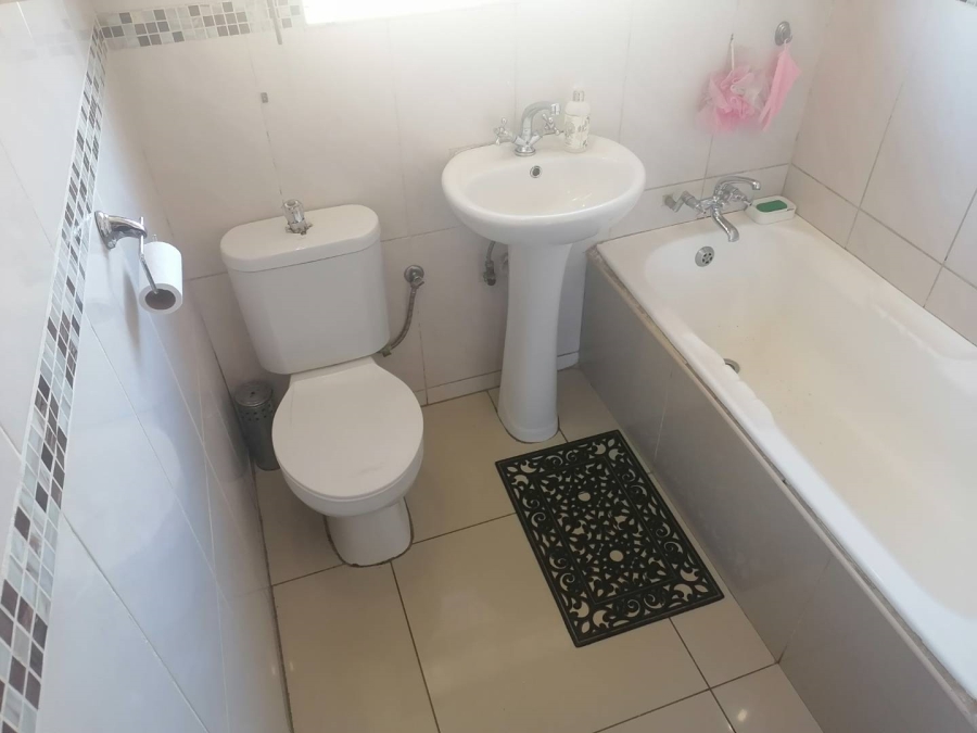 2 Bedroom Property for Sale in Tsakane Gauteng