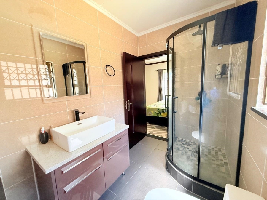 4 Bedroom Property for Sale in Carlswald Gauteng