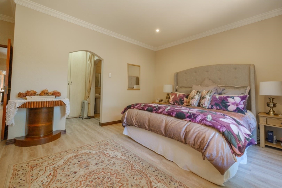 5 Bedroom Property for Sale in Moreleta Park Gauteng