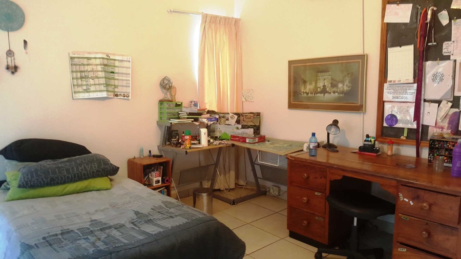 3 Bedroom Property for Sale in La Montagne Gauteng