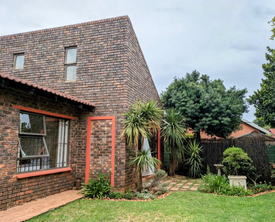 4 Bedroom Property for Sale in Allens Nek Gauteng