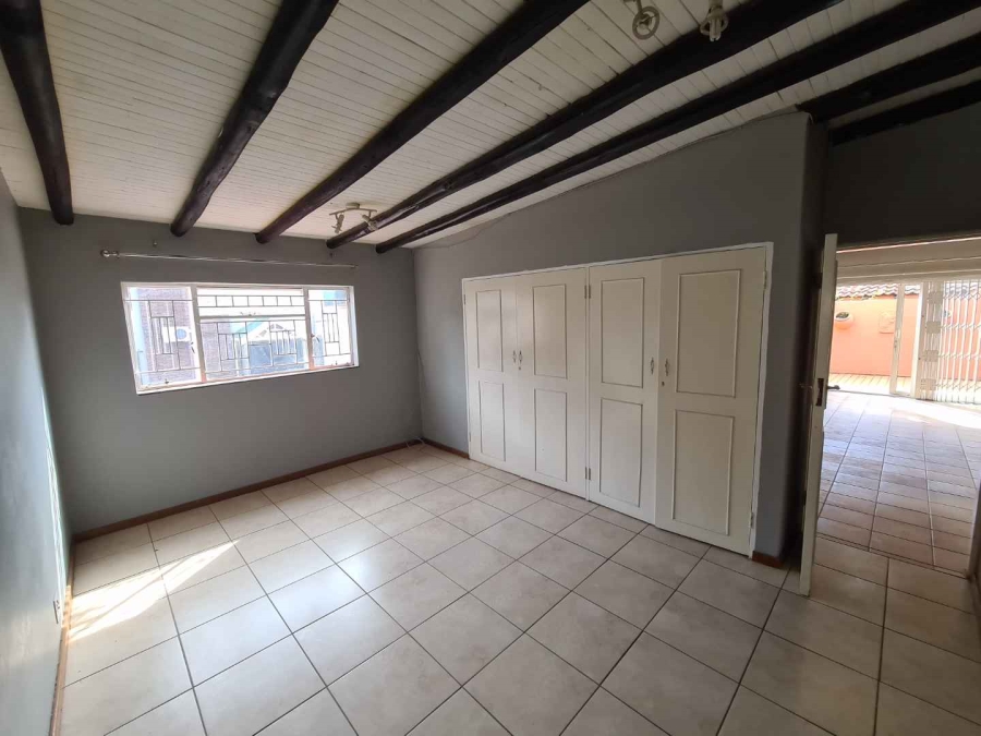 To Let 2 Bedroom Property for Rent in Nieuw Muckleneuk Gauteng