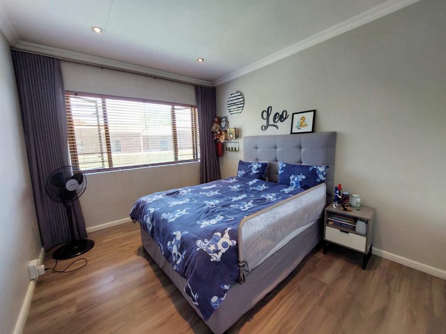 To Let 4 Bedroom Property for Rent in Strathavon Gauteng