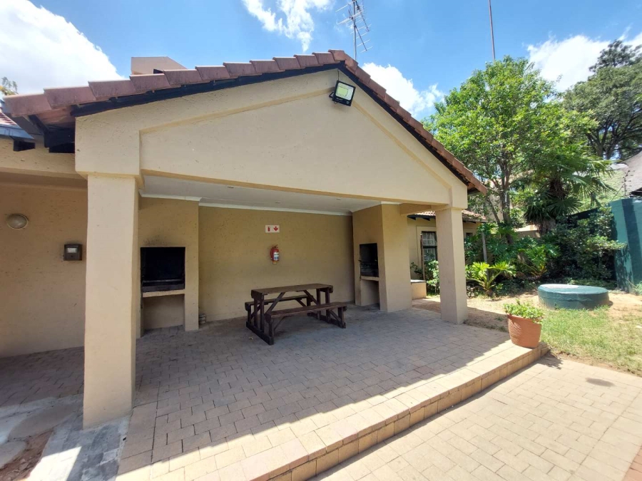 2 Bedroom Property for Sale in Bryanston Gauteng