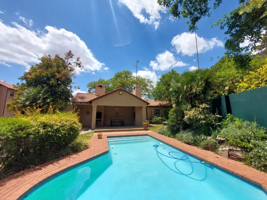 2 Bedroom Property for Sale in Bryanston Gauteng