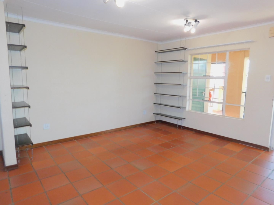 To Let 2 Bedroom Property for Rent in Bryanston Gauteng