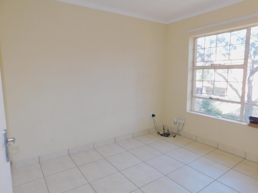 To Let 2 Bedroom Property for Rent in Bryanston Gauteng