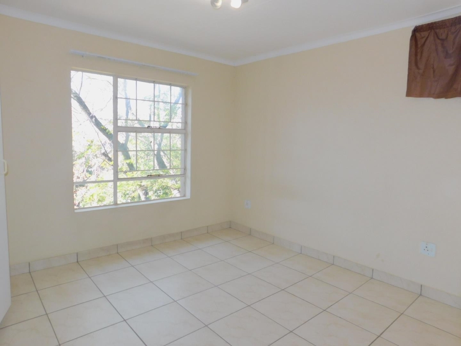 To Let 2 Bedroom Property for Rent in Bryanston Gauteng