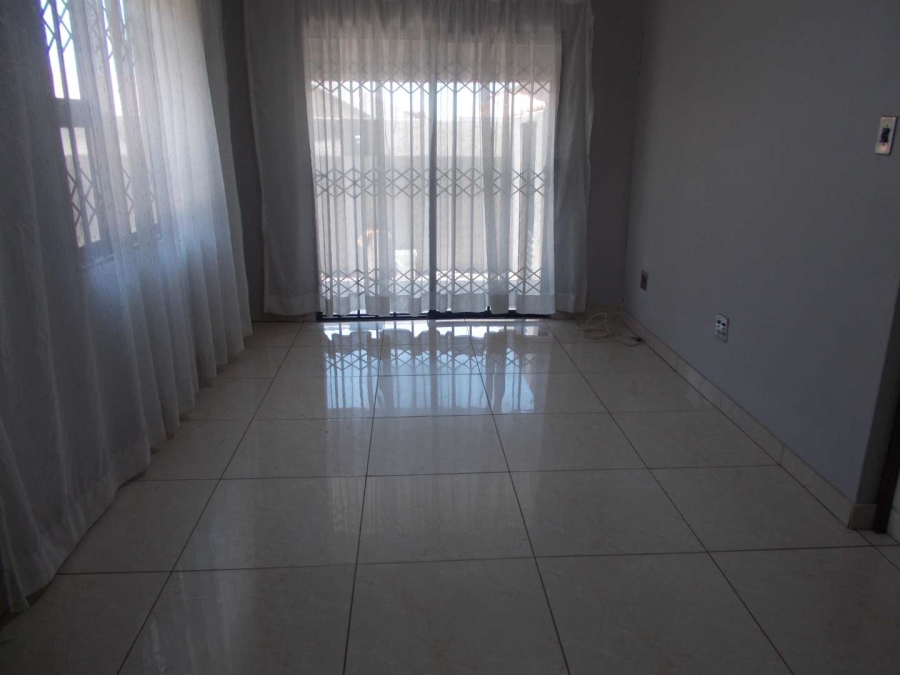 4 Bedroom Property for Sale in Mngadi Gauteng