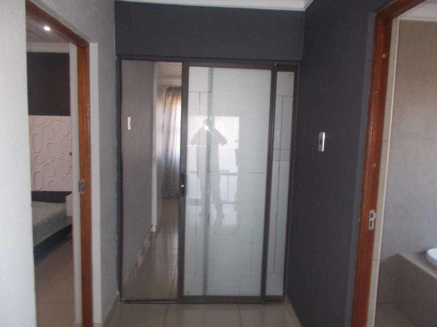 4 Bedroom Property for Sale in Mngadi Gauteng