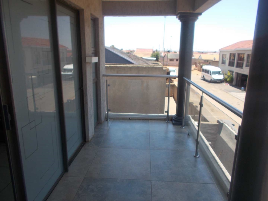 4 Bedroom Property for Sale in Mngadi Gauteng