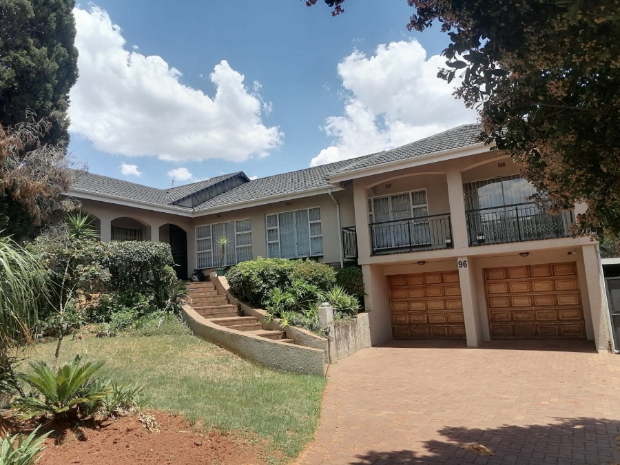 3 Bedroom Property for Sale in Oakdene Gauteng