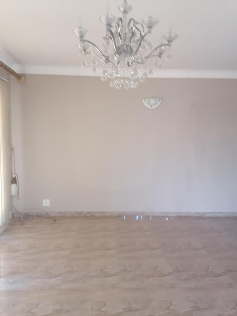 3 Bedroom Property for Sale in Oakdene Gauteng