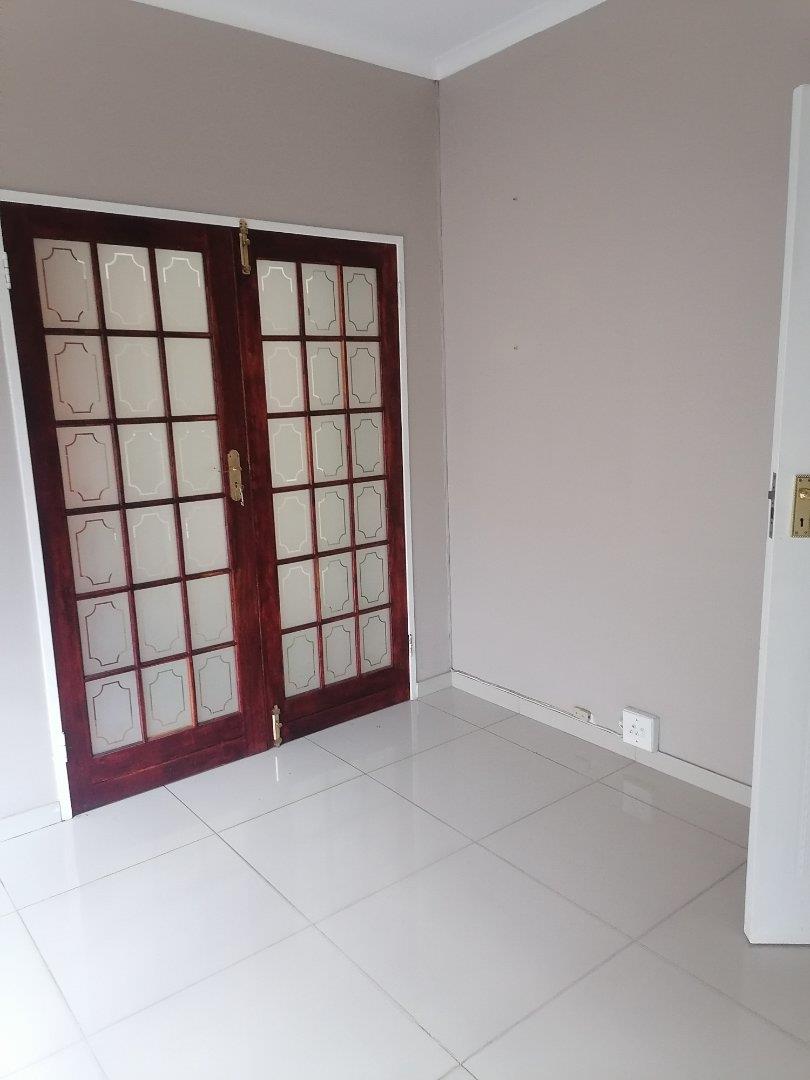 3 Bedroom Property for Sale in Oakdene Gauteng