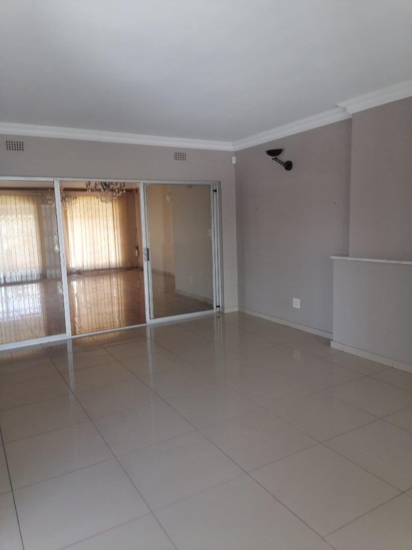 3 Bedroom Property for Sale in Oakdene Gauteng