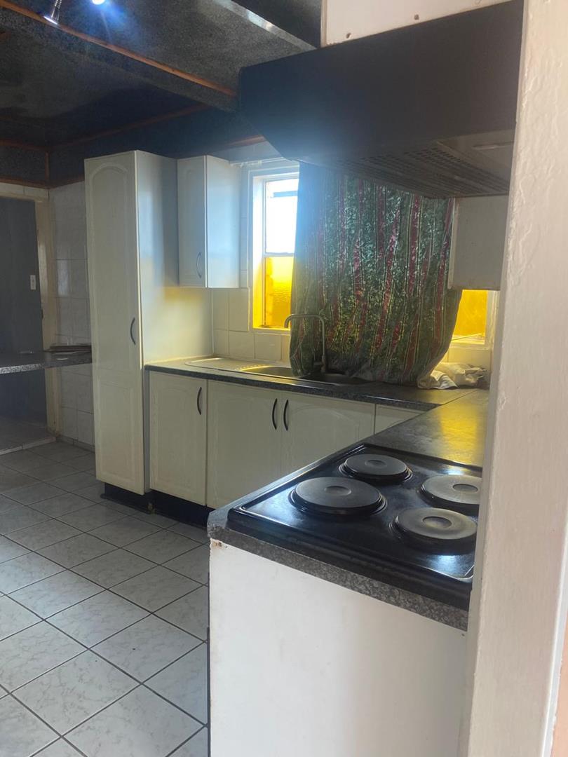 2 Bedroom Property for Sale in Senoane Gauteng