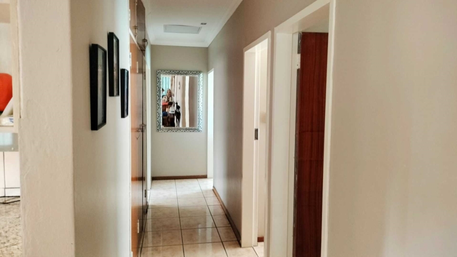 5 Bedroom Property for Sale in Theresa Park Gauteng