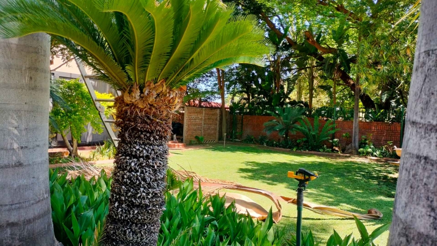 5 Bedroom Property for Sale in Theresa Park Gauteng