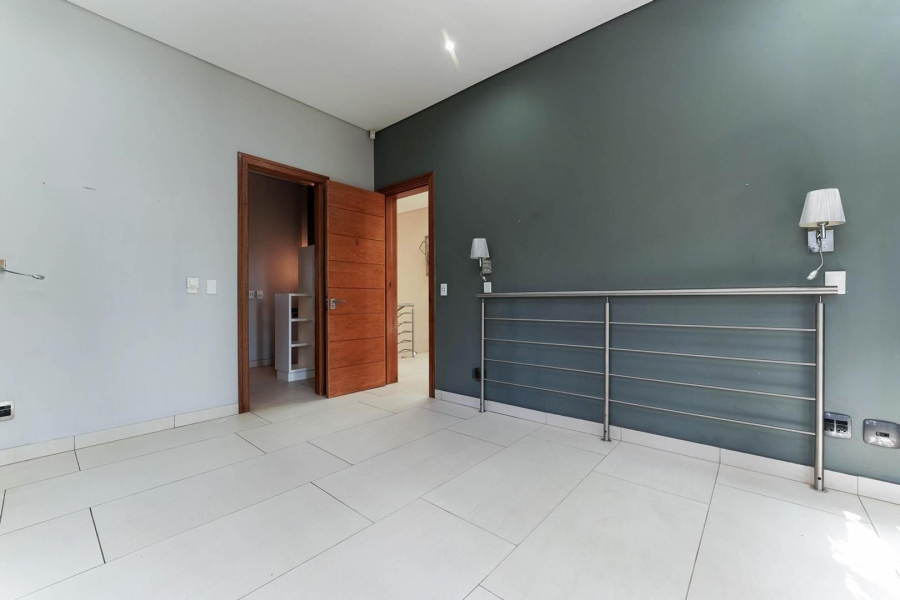 To Let 6 Bedroom Property for Rent in Atholl Gauteng