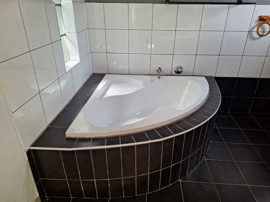 To Let 1 Bedroom Property for Rent in Roodepoort Gauteng