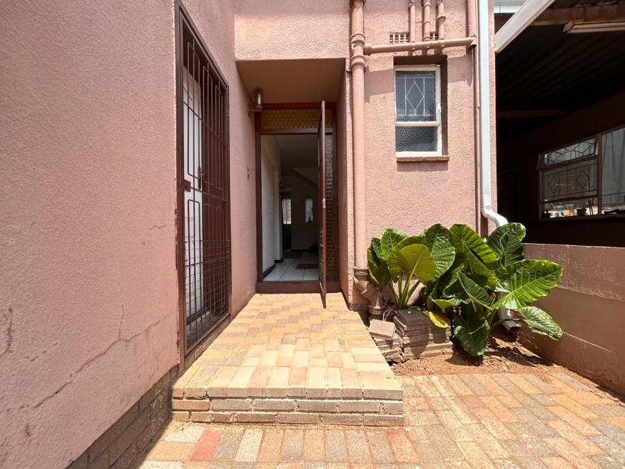 2 Bedroom Property for Sale in Brackenhurst Gauteng