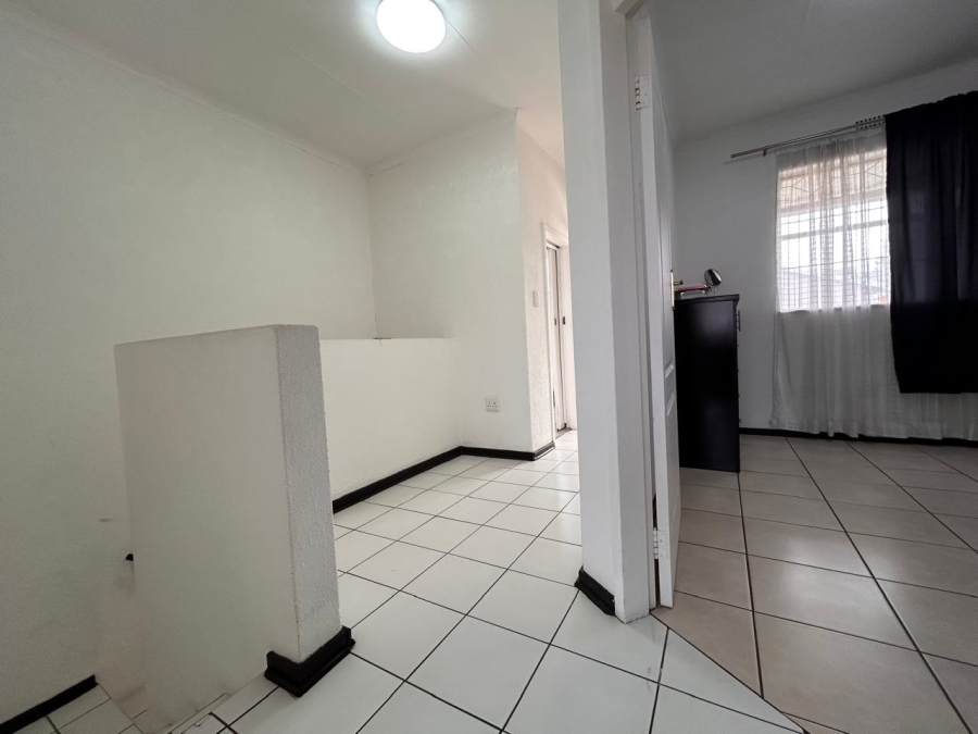 2 Bedroom Property for Sale in Brackenhurst Gauteng