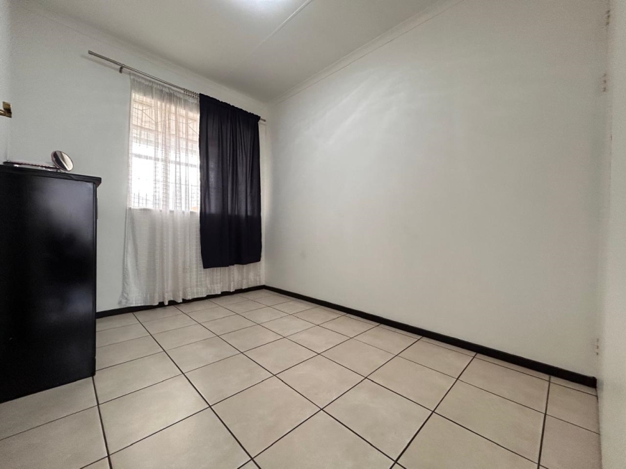 2 Bedroom Property for Sale in Brackenhurst Gauteng