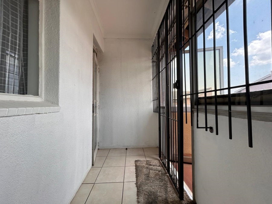 2 Bedroom Property for Sale in Brackenhurst Gauteng