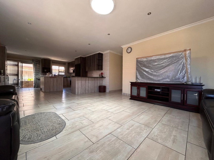 3 Bedroom Property for Sale in New Redruth Gauteng