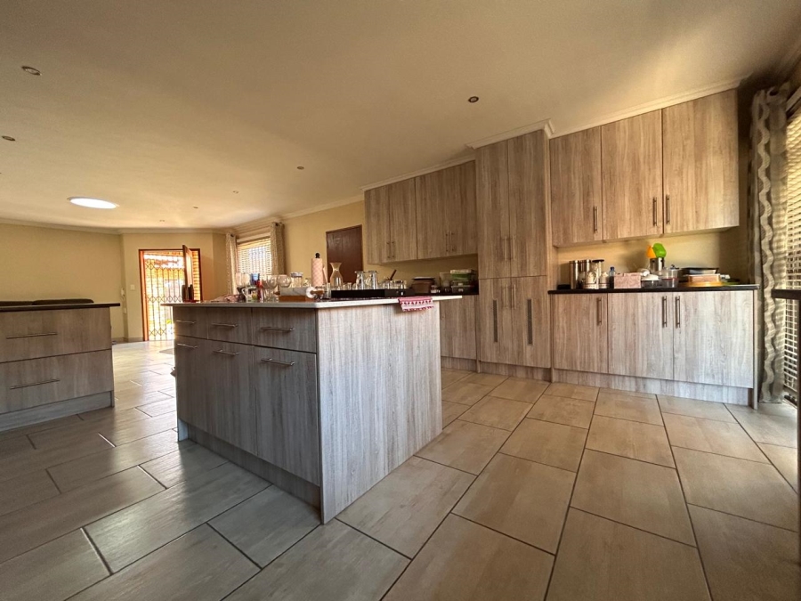 3 Bedroom Property for Sale in New Redruth Gauteng