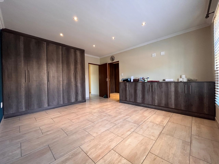 3 Bedroom Property for Sale in New Redruth Gauteng