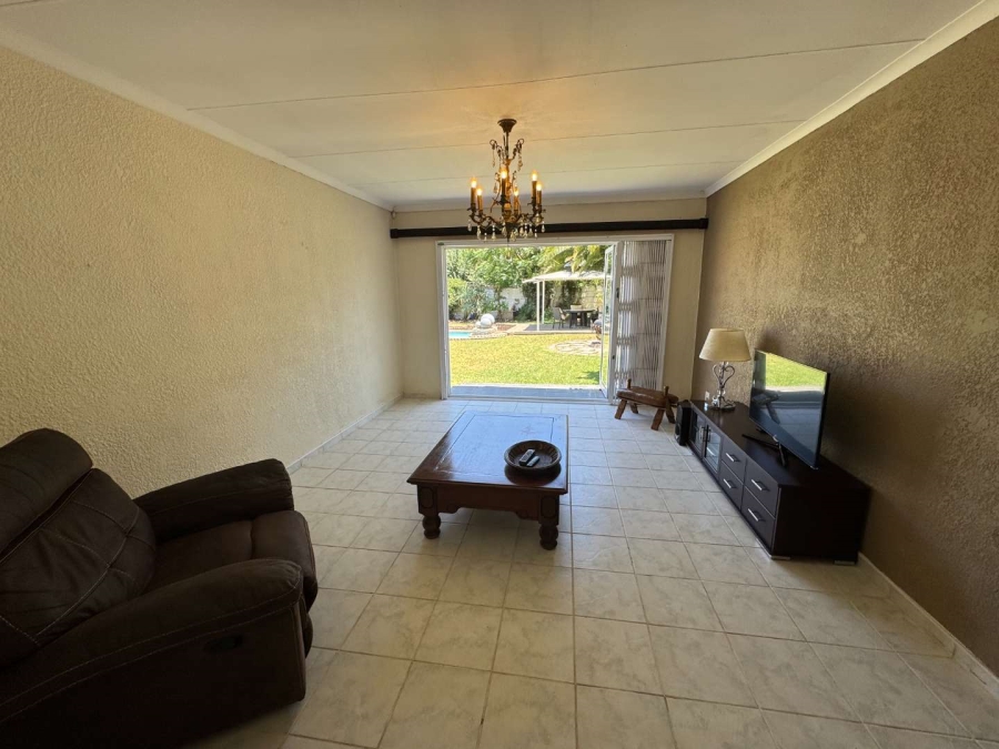 6 Bedroom Property for Sale in Brackendowns Gauteng