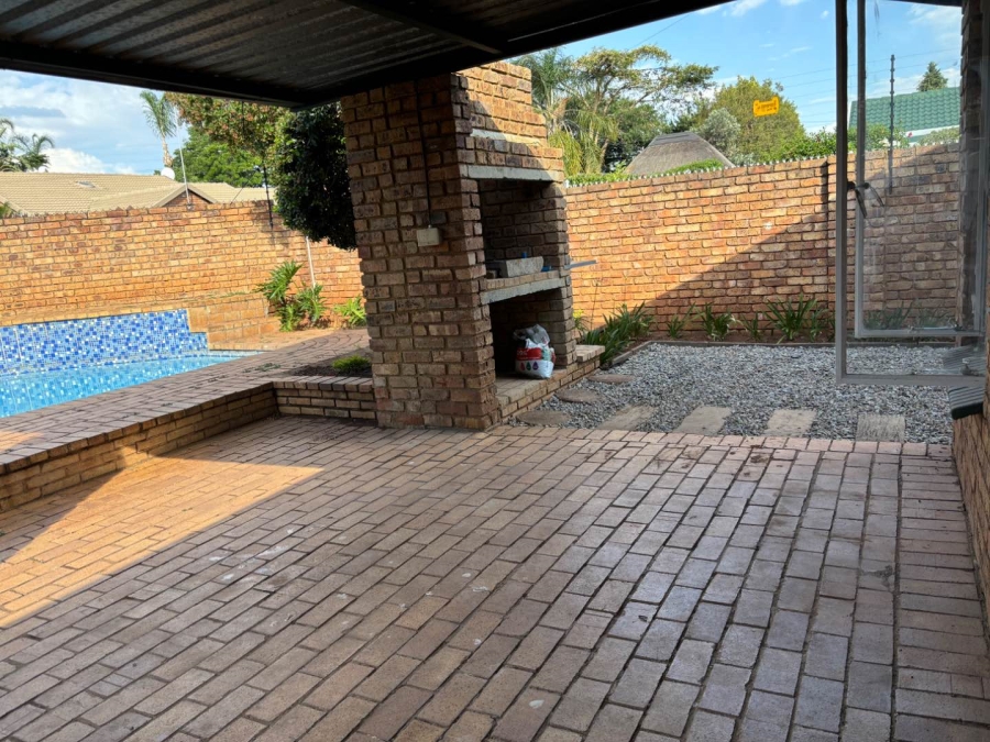 To Let 3 Bedroom Property for Rent in Faerie Glen Gauteng