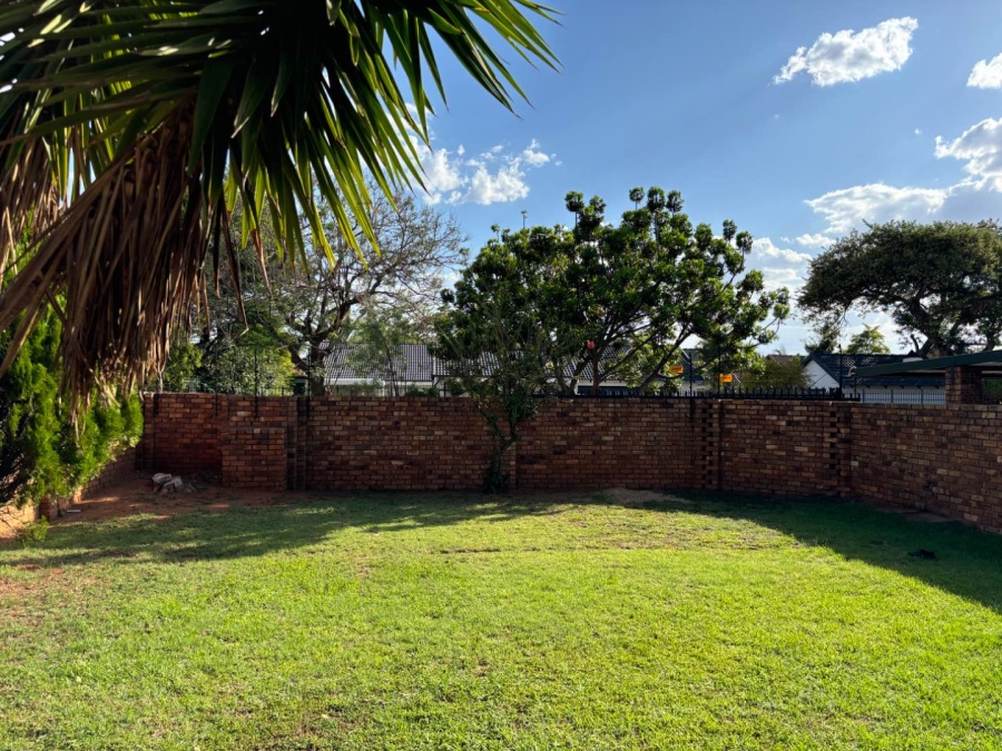 To Let 3 Bedroom Property for Rent in Faerie Glen Gauteng