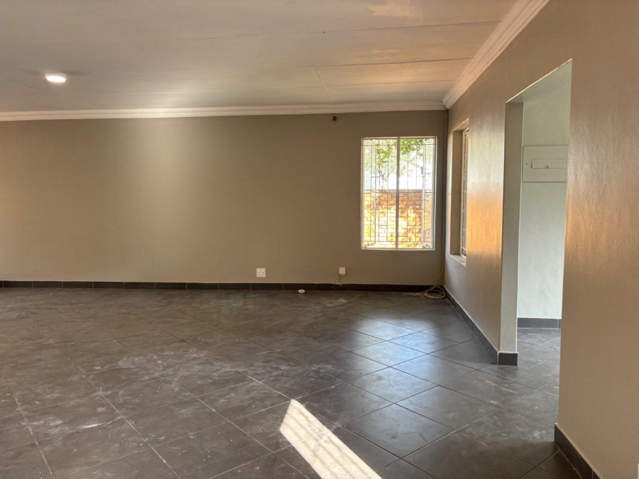 To Let 3 Bedroom Property for Rent in Faerie Glen Gauteng