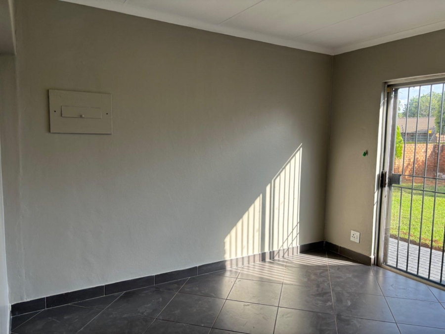 To Let 3 Bedroom Property for Rent in Faerie Glen Gauteng