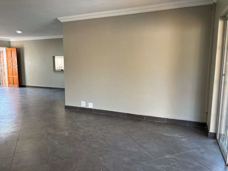 To Let 3 Bedroom Property for Rent in Faerie Glen Gauteng