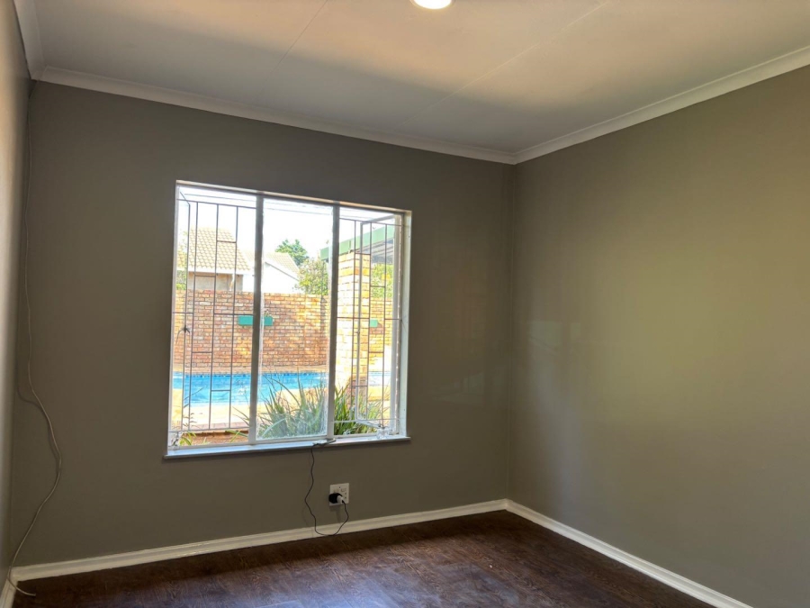 To Let 3 Bedroom Property for Rent in Faerie Glen Gauteng