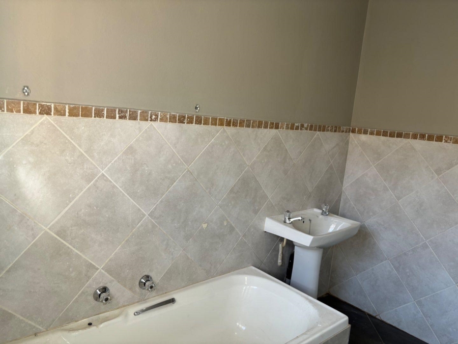 To Let 3 Bedroom Property for Rent in Faerie Glen Gauteng