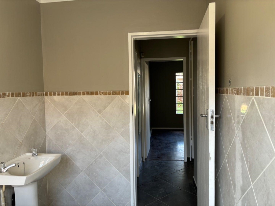 To Let 3 Bedroom Property for Rent in Faerie Glen Gauteng