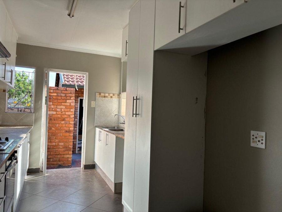 To Let 3 Bedroom Property for Rent in Faerie Glen Gauteng