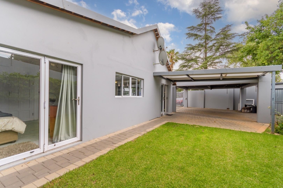 4 Bedroom Property for Sale in Sonneglans Gauteng