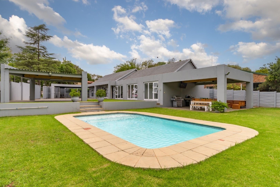 4 Bedroom Property for Sale in Sonneglans Gauteng